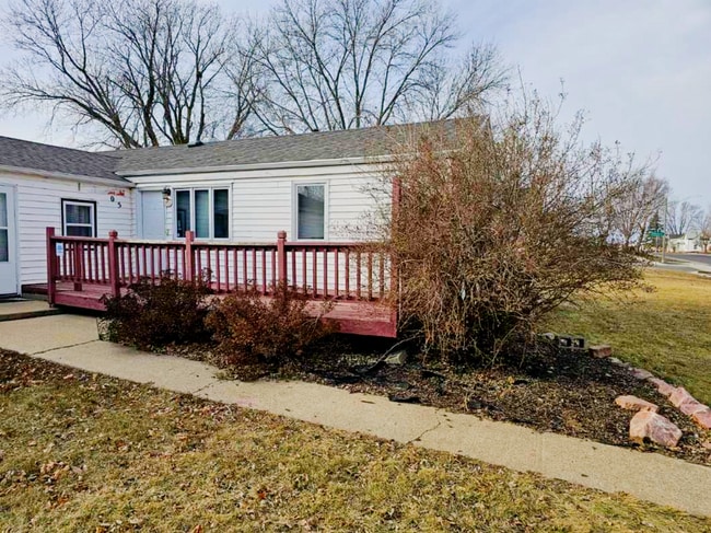 Building Photo - 3 Bedroom, 2 Bath House With All the Charm and Space You Need!