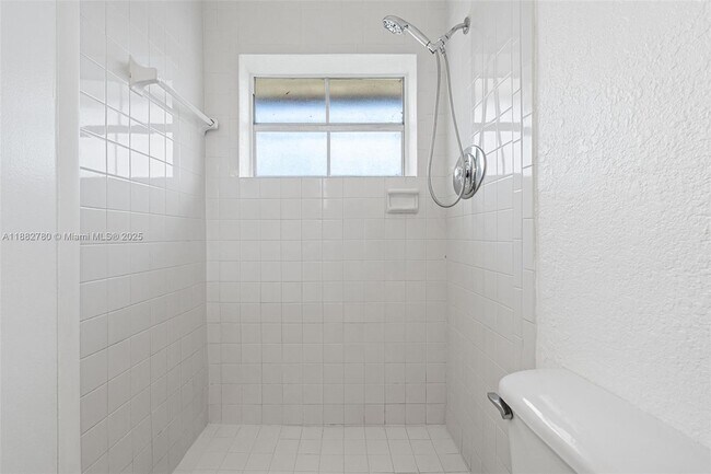 Building Photo - 8650 SW 67th Ave