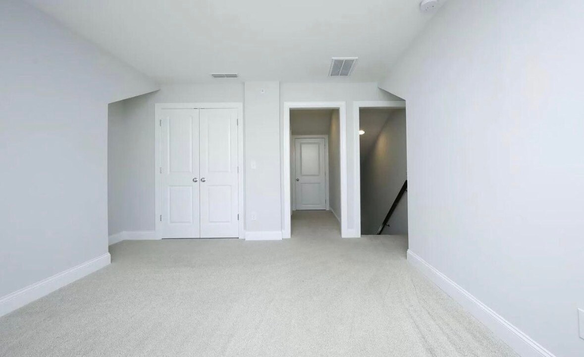 Building Photo - 6800 Milligan Way