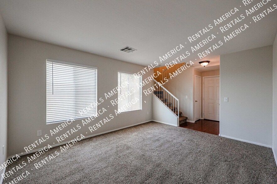 Building Photo - 9233 E Neville Ave