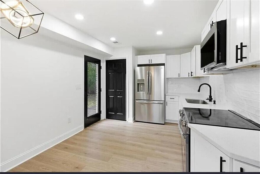 Building Photo - 10 Hawk Rd NW