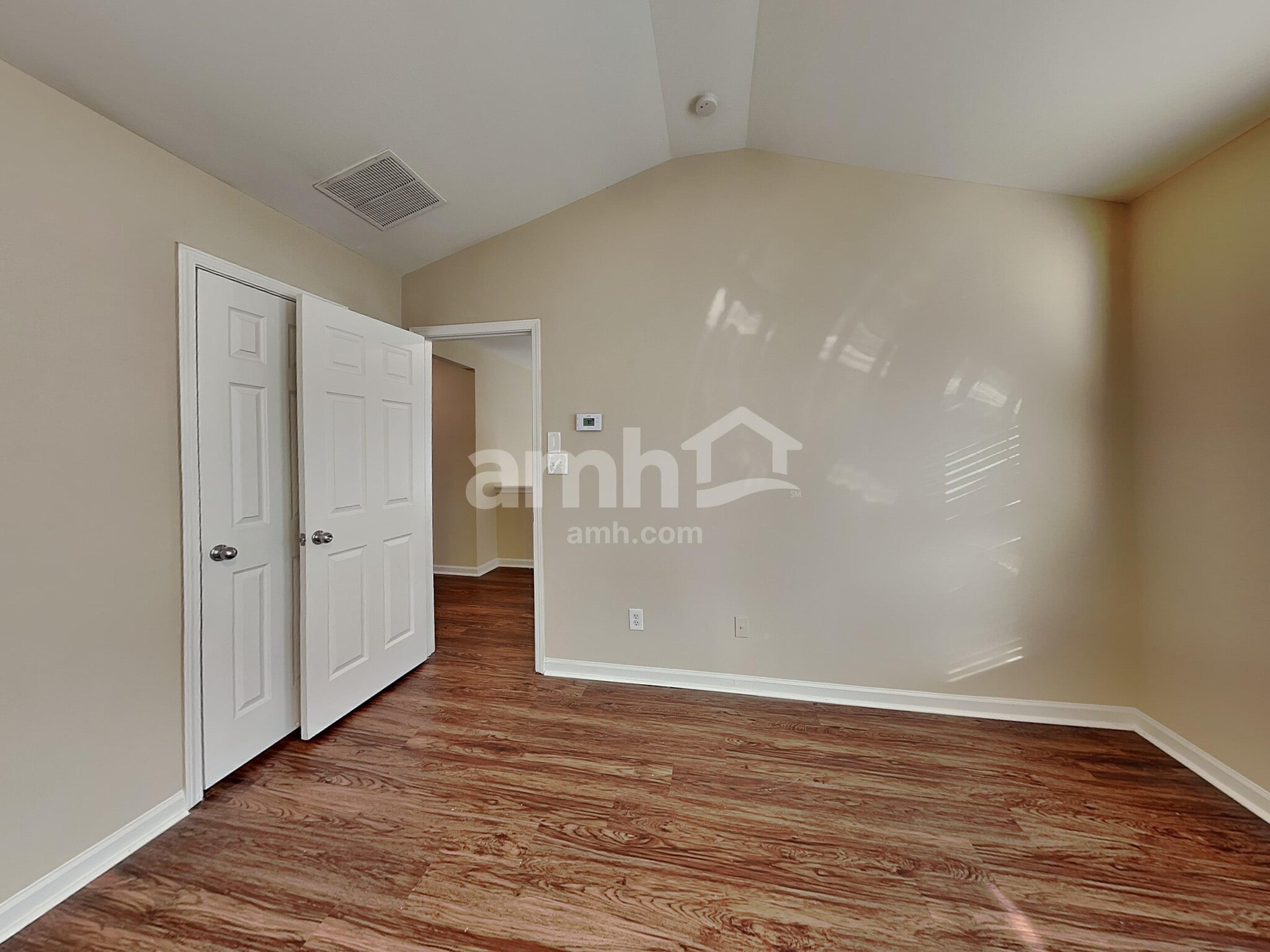 Building Photo - 2323 Jasmine Glen Dr