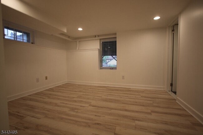 Building Photo - 22 Sunset Dr