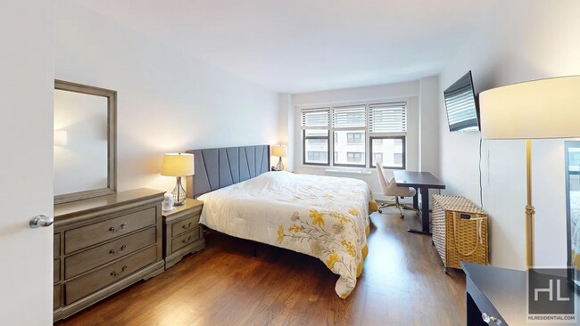 Primary Photo - EAST 63 STREET