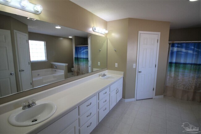 Building Photo - 1100 Freeboard Blvd