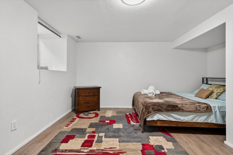 Building Photo - 1821 6th Ave