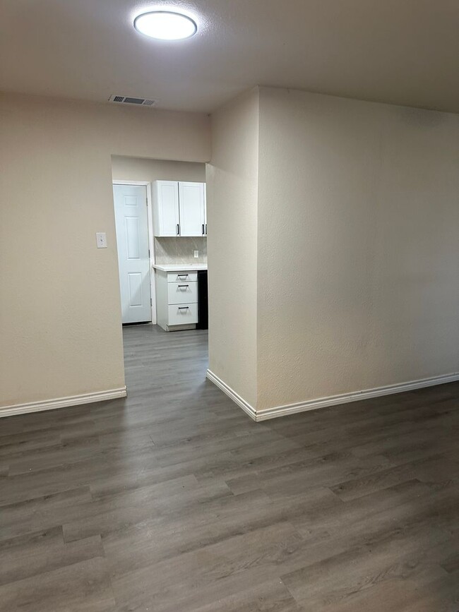 Building Photo - 2bd/1ba in Killeen Accepting Section 8