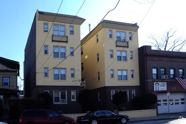Building Photo - Haverford House
