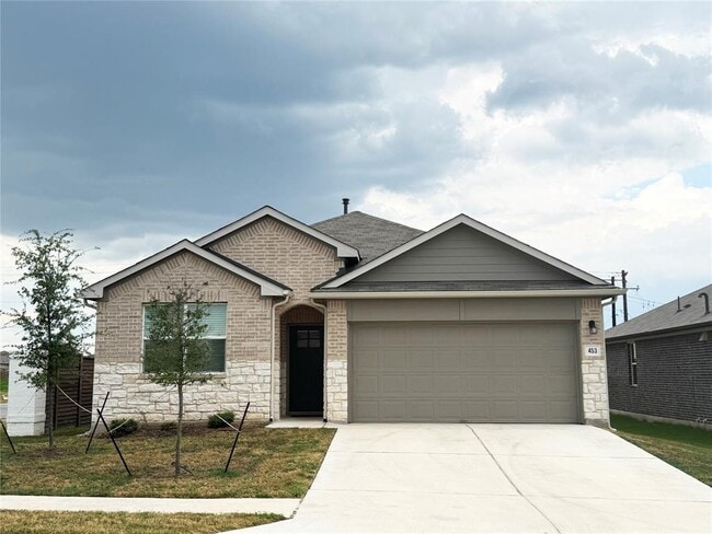 Primary Photo - 453 Apache Plum Dr