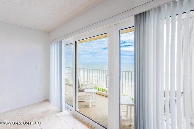 Building Photo - 1095 N Hwy A1A