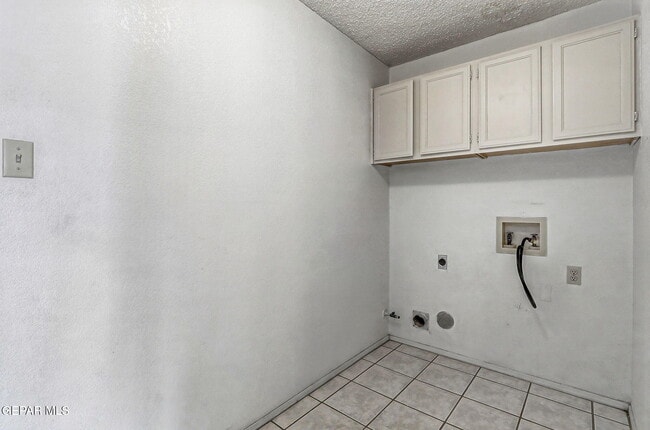 Building Photo - 7765 Dianjou Dr