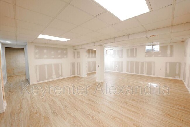 Building Photo - 7123 Red Horse Tavern Ln