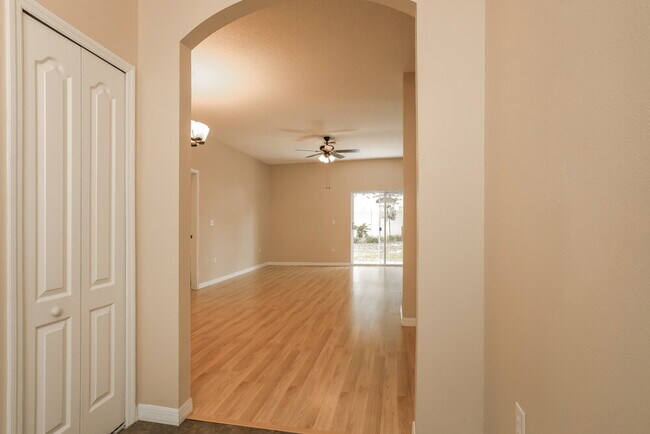 Building Photo - 15822 Pine Lily Ct