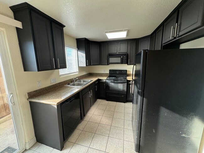 Building Photo - Greenfield Area