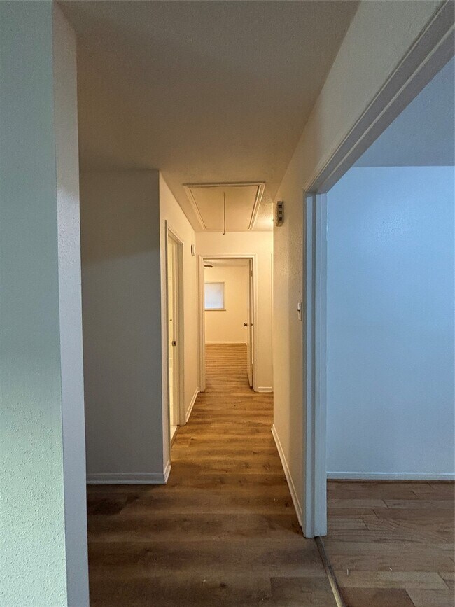 Building Photo - 15662 Pebble Lake Dr