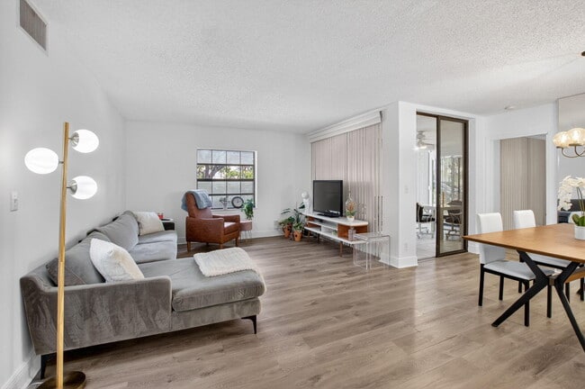 Building Photo - 5418 Firenze Dr