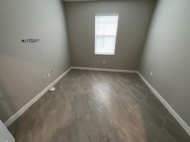 Building Photo - 11368 Canopy Loop