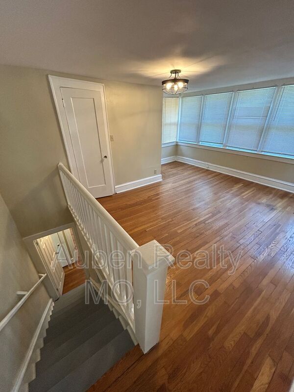 Building Photo - 5514 Harrison St