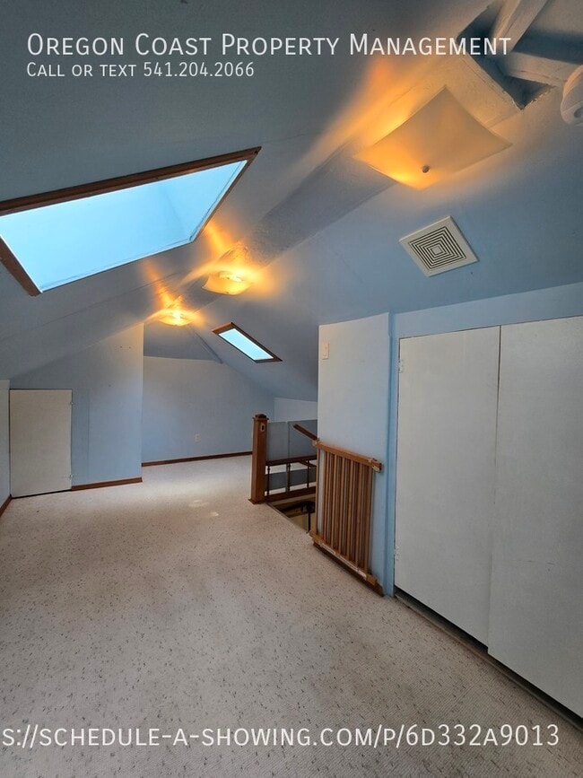 Building Photo - 126 N Holiday Ln