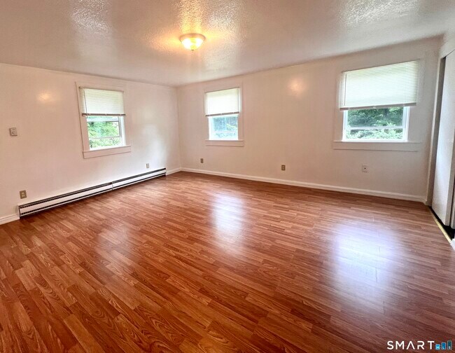 Building Photo - 367 Colebrook River Rd