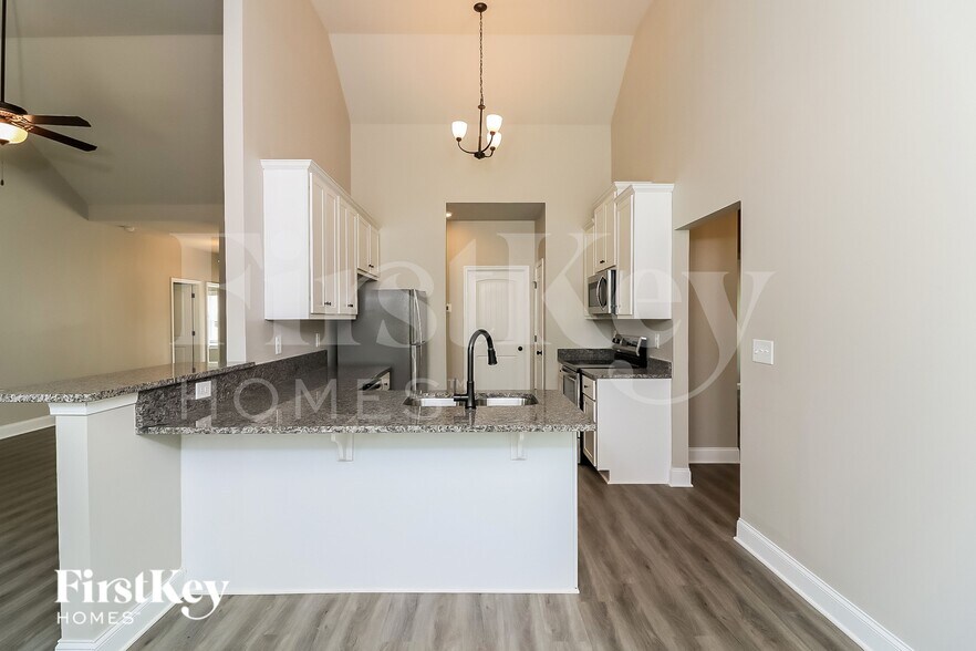 Building Photo - 177 Cranbrooke Dr