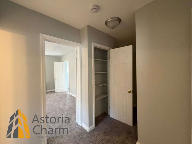 Building Photo - Conveniently Located 4 Bedroom with Privat...