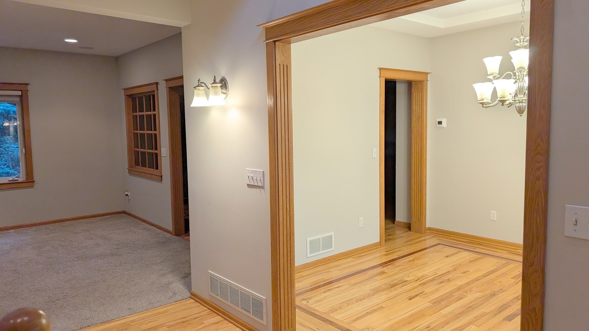 Foyer (looking towards dining room) - 2669 Kathleen Ln NE
