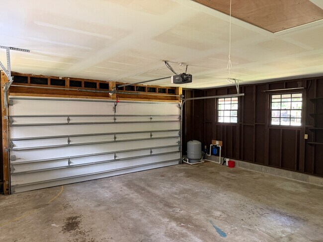 Building Photo - 3660 Crazy Horse Trail