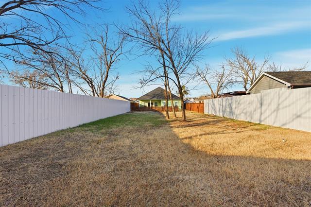 Building Photo - 1812 Muncie Ave