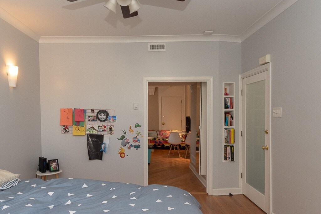 Building Photo - 3144 N Oakley Ave