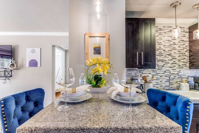 Building Photo - 220 Mitchell St