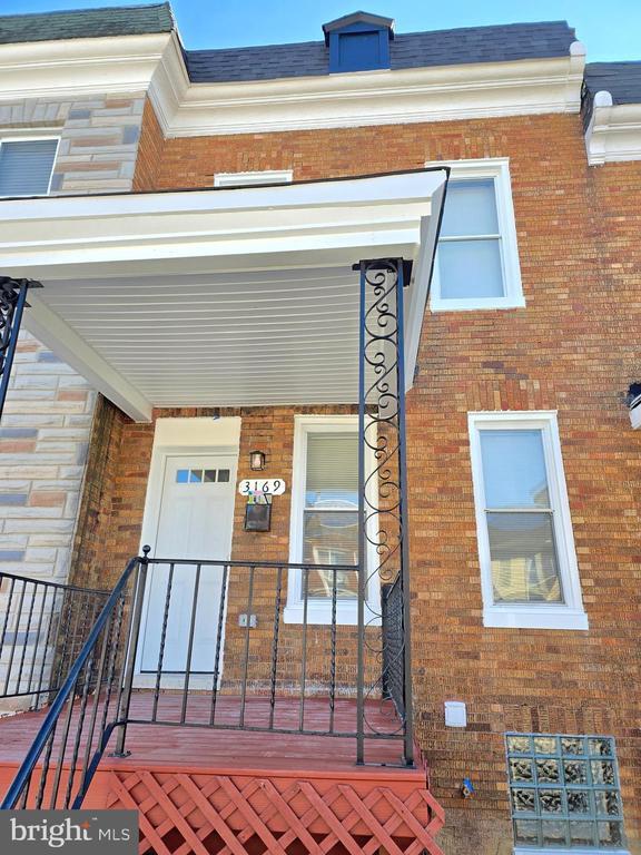 Building Photo - 3169 Ravenwood Ave