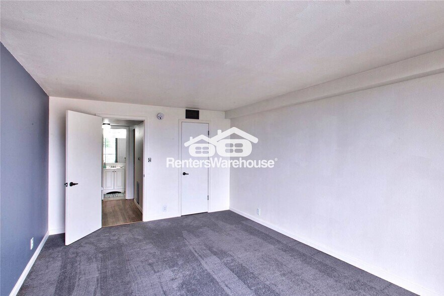 Building Photo - 805 29th St