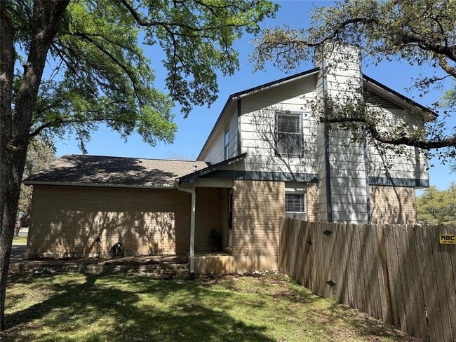 Building Photo - 6109 Parkwood Dr