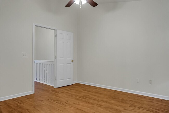 Building Photo - 121 Hornby Cir