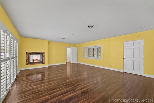 Building Photo - 167 Beacon Ln