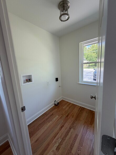 Building Photo - 1438 Ely Rd