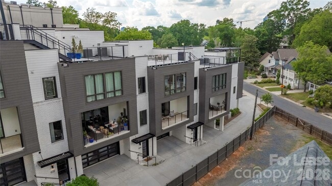 Building Photo - 614 Queens Rd