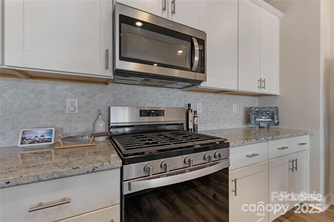 Building Photo - 126 Johns Cardinal Dr