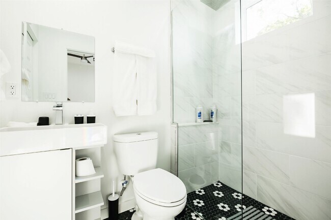 Building Photo - 4303 Chester St