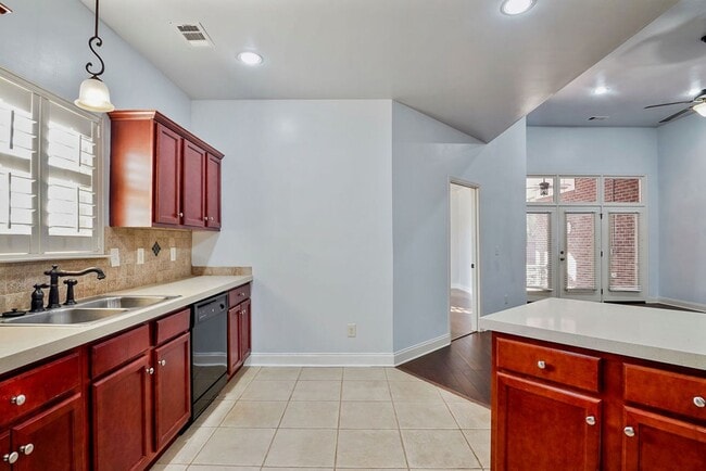 Building Photo - Looking for one-level living in one of Chelsea’s most-loved communities!