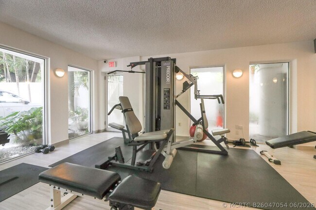 Building Photo - 2100 Brickell Ave