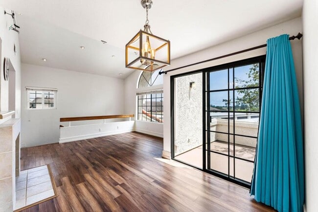 Building Photo - 1240 Franciscan Ct