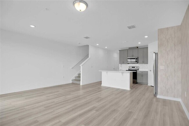 Building Photo - 2026 Crape Jasmine Ln