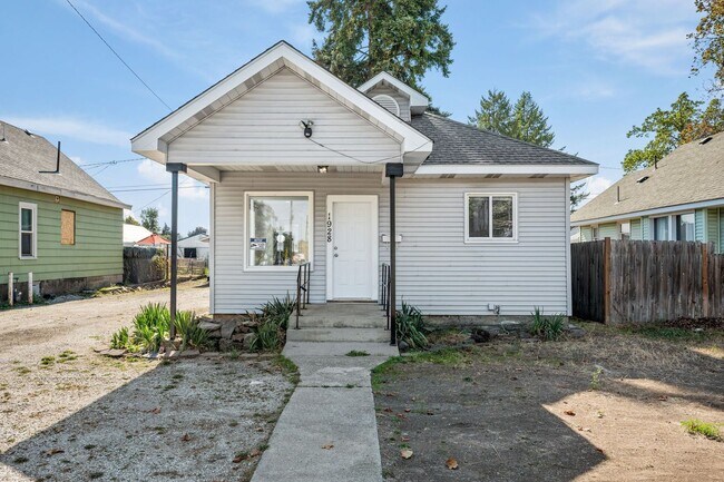 Building Photo - Northeast Spokane Home - Completely Remode...