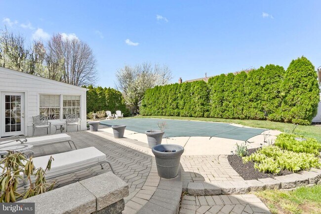 Building Photo - 5 Greenleigh Cir