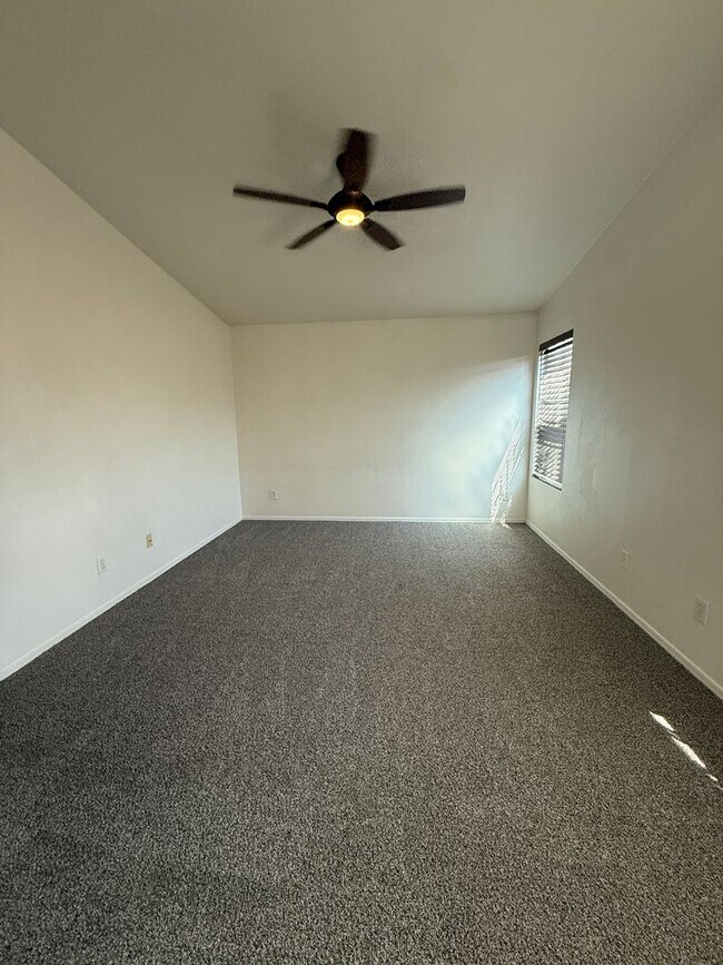 Building Photo - NEW CARPET! 3 Bed / 2 Bath Single Family Home – Spacious, Upgraded & Great Location!