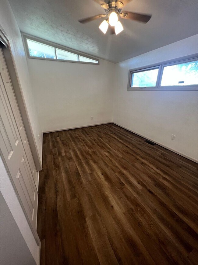 Building Photo - Pre Leasing for Fall 2026! Remodeled 3/2 near LCU!