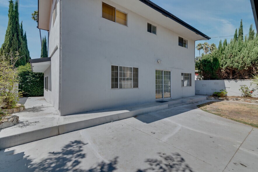 Building Photo - 15013 Hartsook St