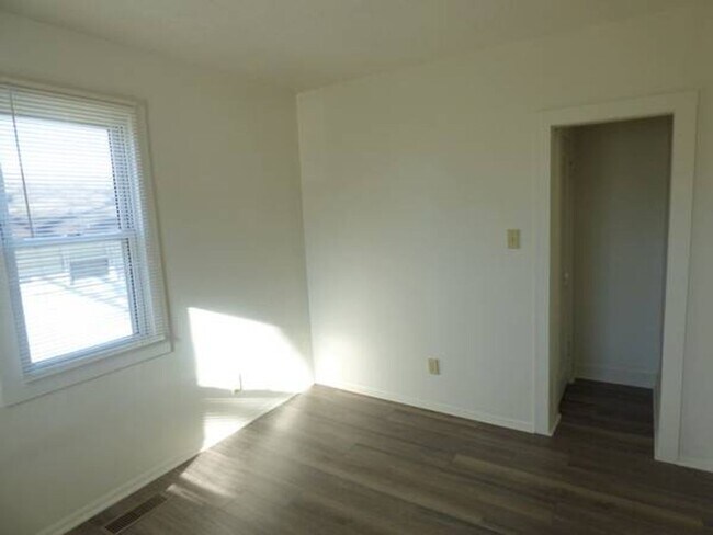 Building Photo - 3903 Grayston Ave